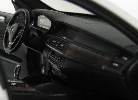 1/18 (Kyosho) BMW X6 xDrive50i