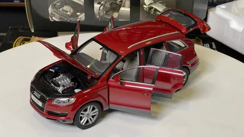 1/18 (Kyosho) AUDI Q7