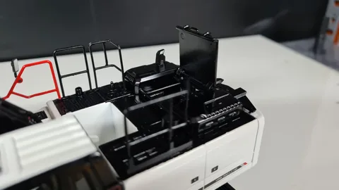 1/40 (Motorart) HIDROMEK HMK 390 LC HD
