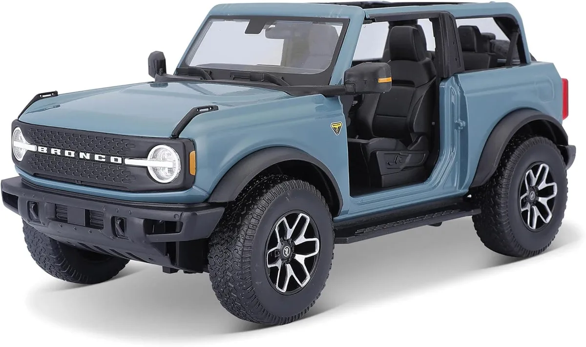 1/18 (Maisto) 2021 FORD BRONCO BADLANDS (Gri)