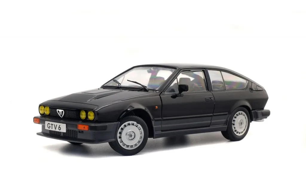 1/18 (Solido) ALFA ROMEO GTV 6 1984 (Metalik Siyah)