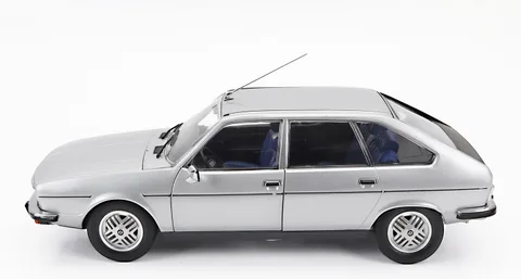 1/18 (Norev) RENAULT 30 TX 1979