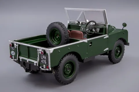 1/18 (Model Car Group) LAND ROVER SERIES I (Koyu yeşil/Britanya yarış yeşili)