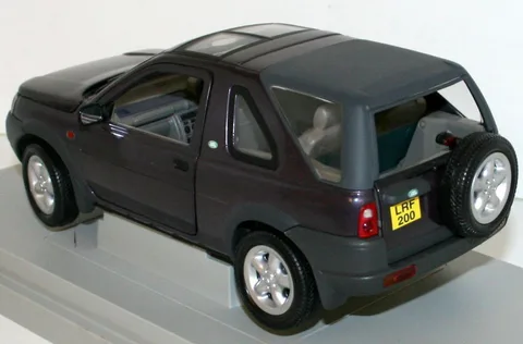 1/18 (Ertl) LAND ROVER FREELANDER 3 DOOR (Mor)