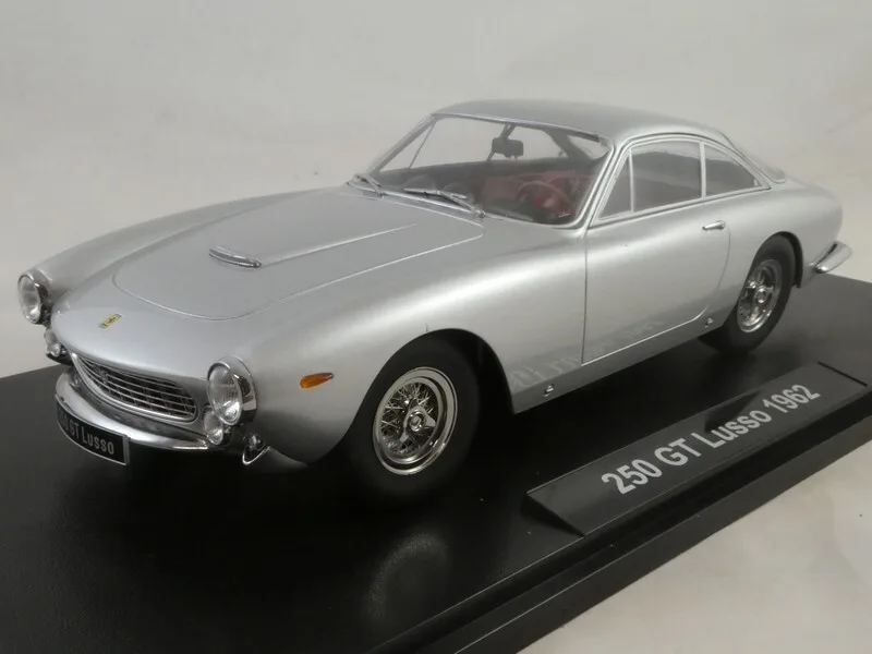 1/18 (KK scale) FERRARI 250 GT LUSSO 1962 (Metalik gümüş)