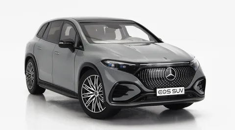 1/18 (Nzg) MERCEDES BENZ - EQS SUV (X296) VON MERCEDES-EQ 2022 (Alp grisi)