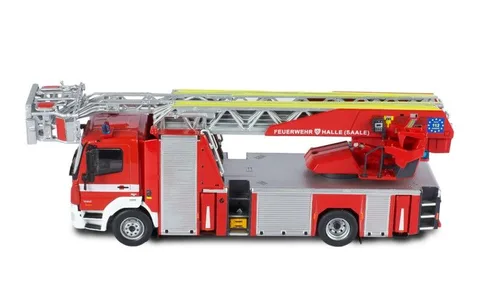 1/43 (Ixo models) MERCEDES-BENZ ATEGO DLA (K) 23/12 Feuerwehr Halle (Saale)