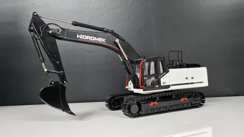 1/40 (Motorart) HIDROMEK HMK 390 LC HD