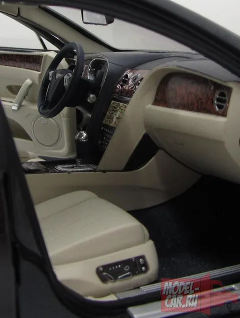 1/18 (Kyosho) BENTLEY FLYING SPUR W12