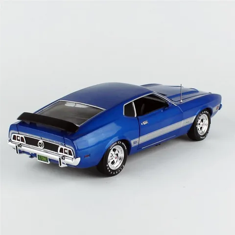 1/18 (Auto world) 1973 FORD MUSTANG MACH 1 (Açık mavi ve beyaz)
