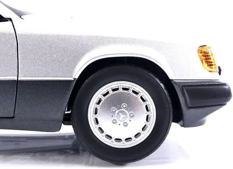 1/18 (Norev) MERCEDES-BENZ 300 CE-24 COUPE 1990 (W124) 1990 (Gümüş)