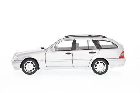 1/18 (Norev) MERCEDES-BENZ C 200 T-MODEL (S 202) 1997 (Parlak Gümüş)
