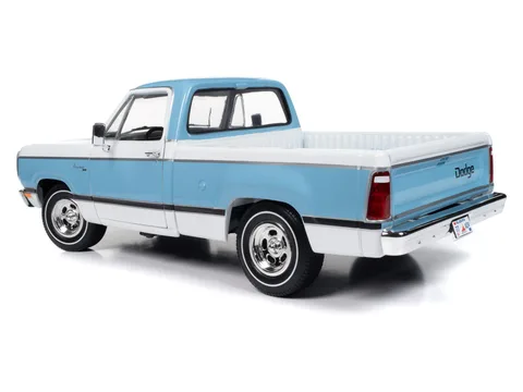 1/18 (Auto world) 1977 DODGE D100 ADVENTURER SWEPTLINE (Açık Mavi / Beyaz)