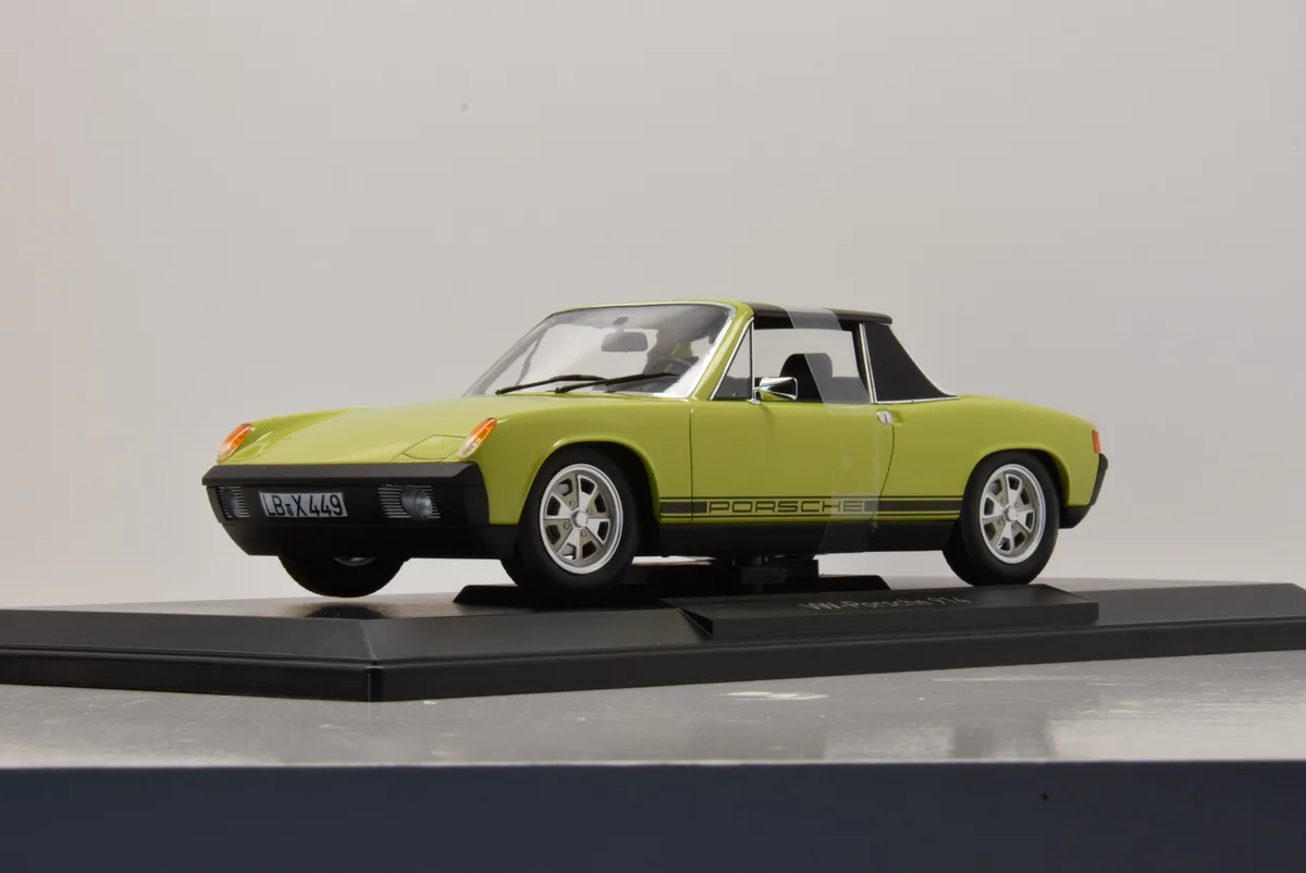 1/18 (Norev) PORSCHE - VOLKSWAGEN 914/4 2.0 1975 (Açık Yeşil)