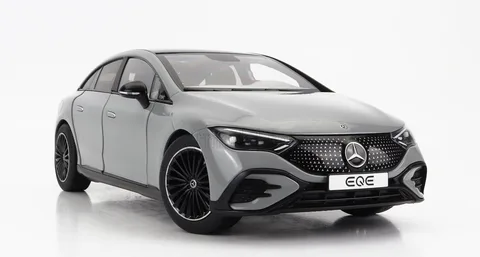 1/18 (Nzg) - MERCEDES BENZ - EQE (V295) AMG LINE 2023