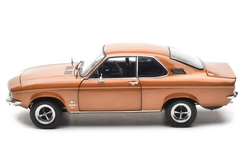 1/18 (Norev) OPEL MANTA 1970