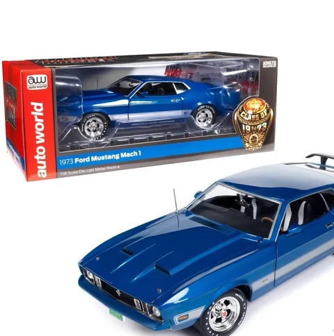 1/18 (Auto world) 1973 FORD MUSTANG MACH 1 (Açık mavi ve beyaz)