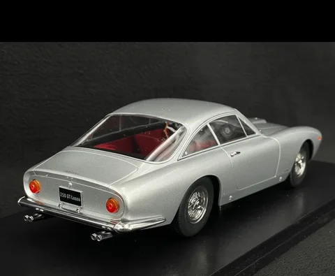 1/18 (KK scale) FERRARI 250 GT LUSSO 1962 (Metalik gümüş)