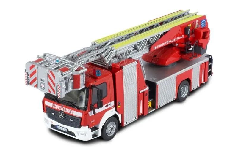 1/43 (Ixo models) MERCEDES-BENZ ATEGO DLA (K) 23/12 Feuerwehr Halle (Saale)