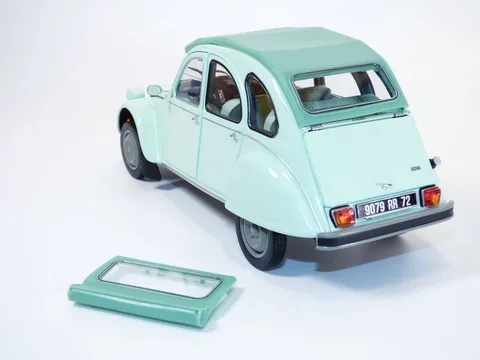 1/18 (Norev) CITROEN 2CV CLUB 1982 (Yeşim Yeşili)