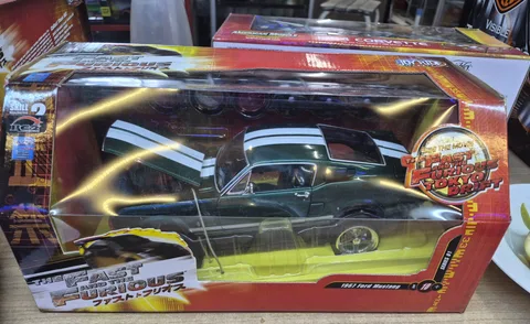 1/18 (RC2) 1967 FORD MUSTANG (Fast and the furious) (Koyu yosun yeşili)
