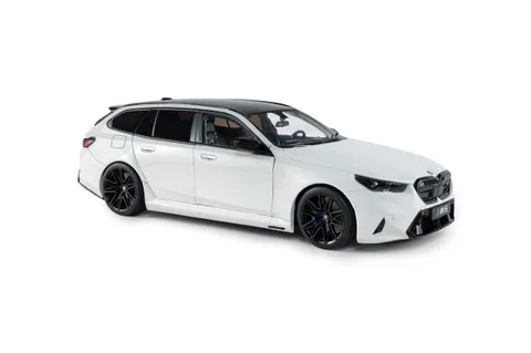 1/18 (Solido) BMW M5 TOURING 2025