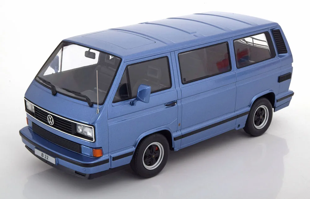 1/18 (Kk scale) VOLKSWAGEN - T3 PORSCHE B32 MINIBUS 1984 (Metalik açık mavi)