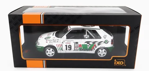 1/18 (Ixo models) SKODA FELICIA KIT CAR # 19 P.Sibera - P.Gross Tour de Corse 1995 (Beyaz ve yeşil)