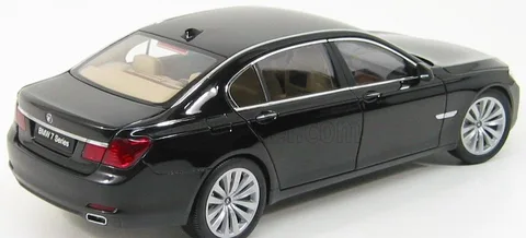 1/18 (Kyosho) BMW 750Li (F02)
