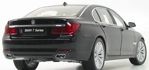 1/18 (Kyosho) BMW 750Li (F02)