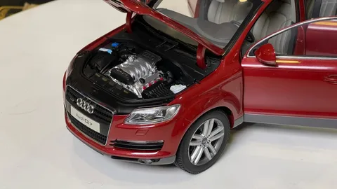 1/18 (Kyosho) AUDI Q7