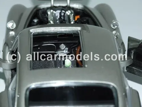 1/18 (Ertl) 1965 ASTON MARTIN DB5 (Gümüş)