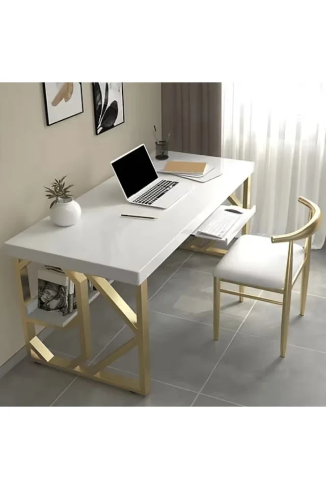 Çocuk Giyim Mağazası MDF Raflı Metal Giysi Rafı