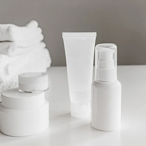 Hafif Dokulu Güneş Koruyucu SPF 50