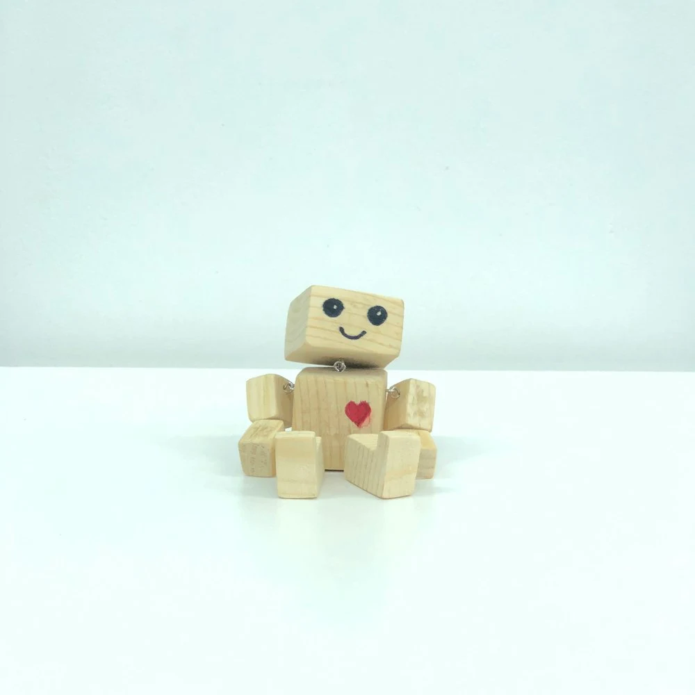 Lila Mino Ahşap Robot Figür