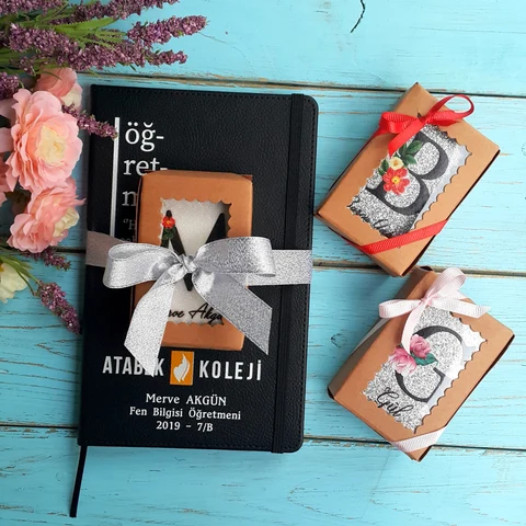 Öğretmenler Günü İsim Baskılı Ayna ve Defter