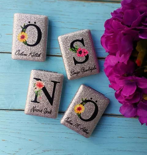Gümüş İsim Baskılı Ayna