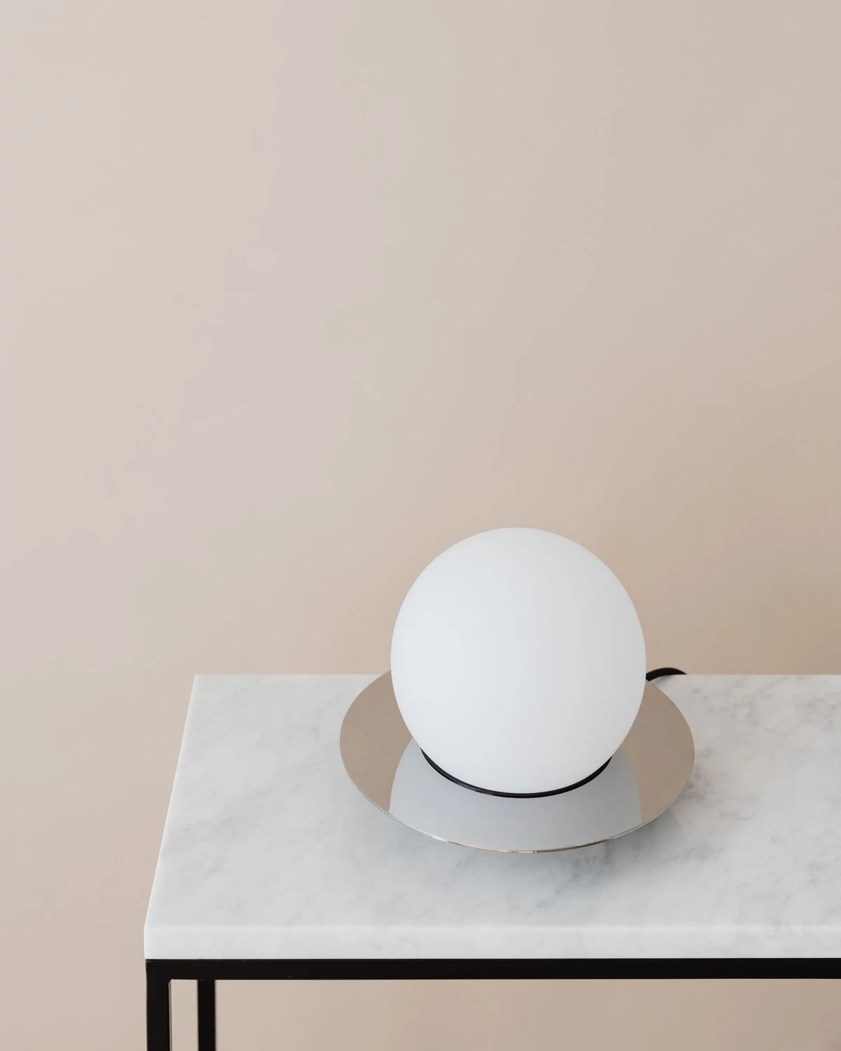 Opal Küre Masa Lambası